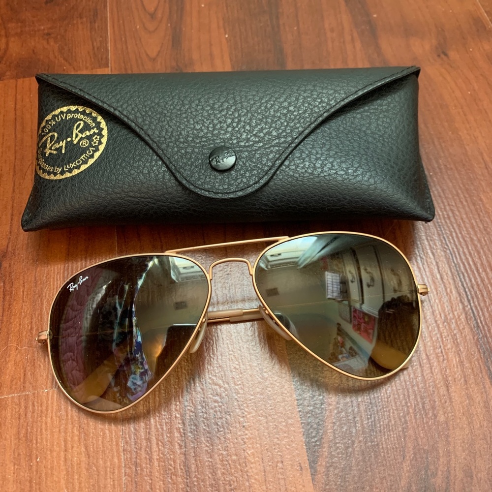 Aviator Ray-Bans! very good condition!!